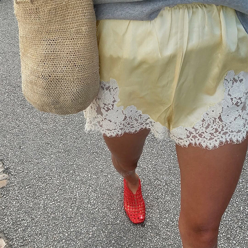 🩳 JETZT 50 % RABATT! ✨ Shorts mit Satin-Spitzenbesatz – Lässiger Sommer-Chic – Weich, atmungsaktiv und perfekt zum Entspannen oder für den Look vom Strand in die Bar 🌿