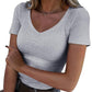Schmal geschnittenes Basic-T-Shirt mit V-Ausschnitt für Damen