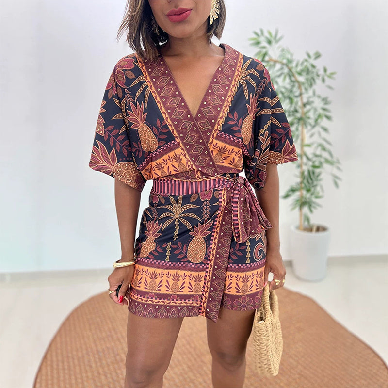 👗 50% RABATT! 🏝️ Schmeichelhafter V-Ausschnitt Playsuit im exotischen Tropenprint – Leicht, luftig & dein unverzichtbares Sommer-Urlaubsoutfit – perfekt für Strand, Pool und heiße Tage 🌸