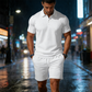 Zweiteiliges Sommer-Set für Herren aus Polohemd und Shorts