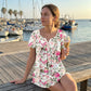 👚 50% RABATT! 🌸 Leicht fließendes Damen-Shirt mit Blumendruck & Knopfleiste – Luftig & vielseitig – Perfekt für Alltag, Freizeit oder warme Sommertage – bequemer Style mit femininer Note ✨