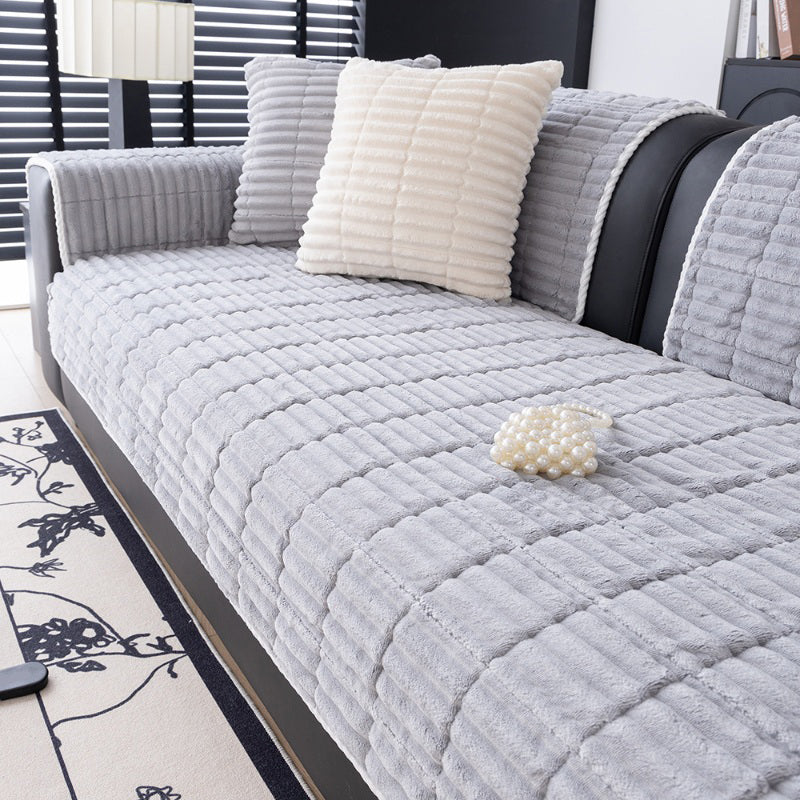 ❄️ Winter-Sonderangebot 🐰 | Rutschfeste, plüschige Sofakissenabdeckung – weich & kuschelig für die kalte Jahreszeit 🛋️✨
